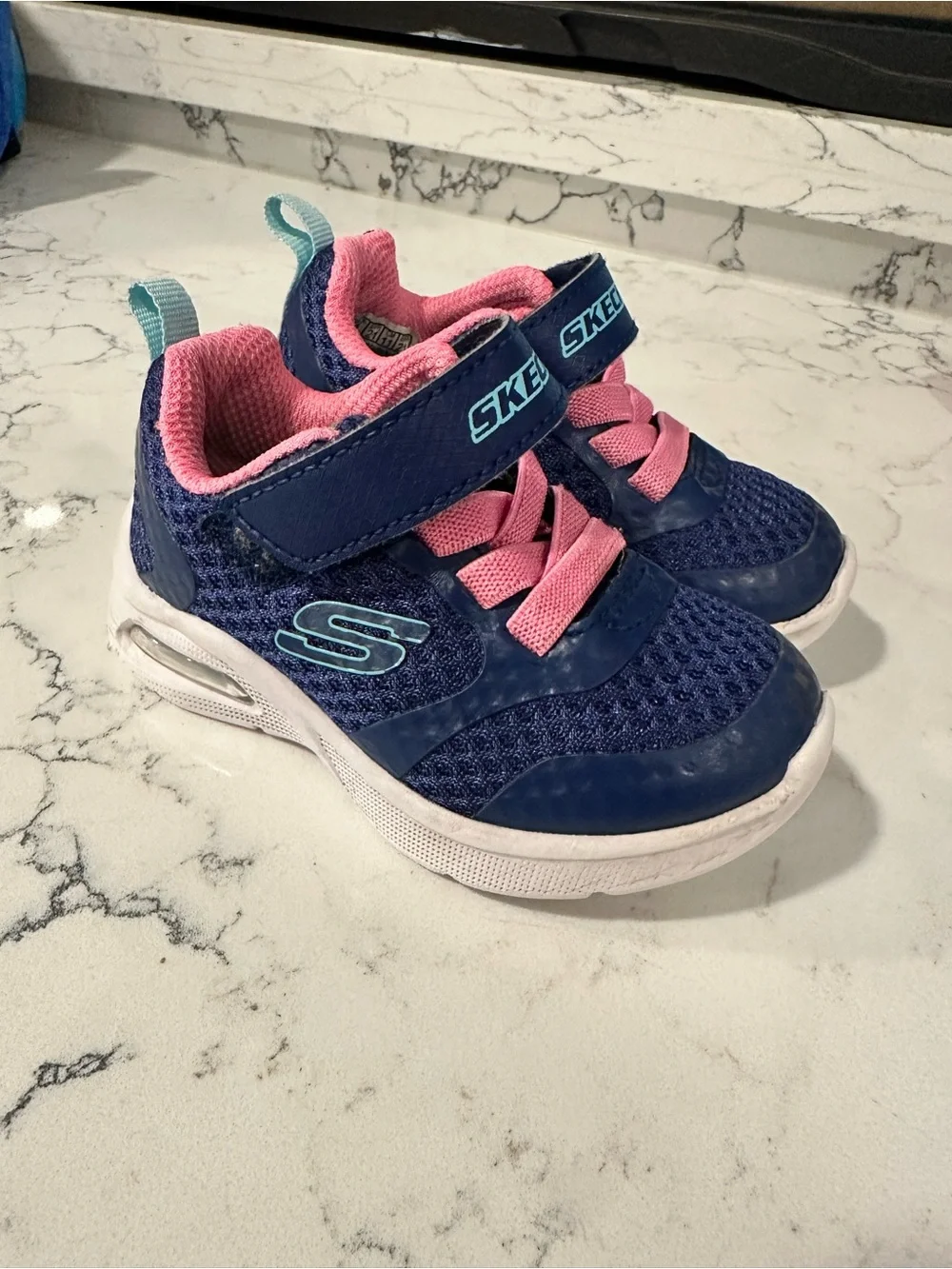 Skechers Kids Navy & Pink Lightweight Sneakers